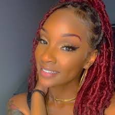 Nicole Southern's Instagram, Twitter & Facebook