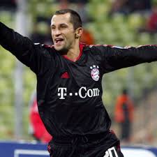 Bayern munich president herbert hainer defends hasan salihamidzic. Fc Bayern Bei Juventus Turin Interview Mit Hasan Salihamidzic Vor Ruckspiel Der Champions League Fc Bayern
