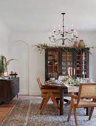Youthful tradition for a bustling young family. Pin By Korpe On H O M E Holiday Dining Room Dining Room Design Dining Room Inspiration