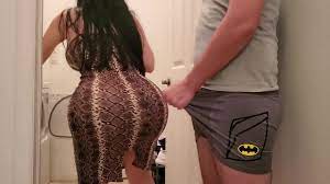 Big Ass Stepmom Se Folla a Su Hijo Adicto Al Porno En La Lavandería -  Pornhub.com
