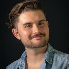 I've had the opportunity to freelance with Sarfosky a couple of years ago,  and they are top class. If you're Chicago-based and looking for a stellar  team to grow with then who