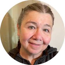 Karen Strand's Instagram, Twitter & Facebook