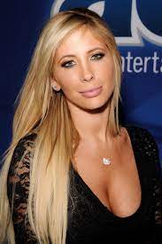 Tasha Reign - Wikipedia