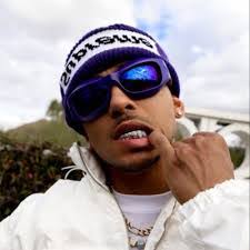 Sarita Chavez's Instagram, Twitter & Facebook