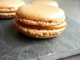 Macarons Faciles Au Caramel Au Beurre Sale Macaronrecette Macarons Faciles Au Caramel Au Be Recipe Using Applesauce Dessert Recipes Easy Apple Dessert Recipes