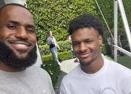 Bronny James é o jogador mais bem pago da Liga G, mas está quase em último  lugar