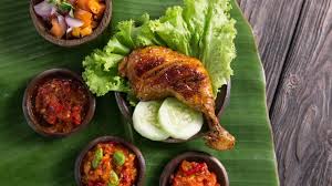 Tambahkan ayam, lalu penyet dan tekan. Resep Ayam Penyet Bakar Sambal Bawang Lifestyle Fimela Com