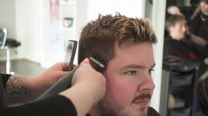 Vil knuse mytene om frisør-yrket
