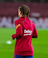 Going for low maintenances, antoine griezmann donned the traditional latest taper fade haircuts & hairstyles in the 2019 euros. BarcelÖ…na ð—›ð˜‚ð—¯ Antoine Griezmann Got A New Hair Style Facebook