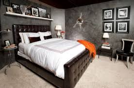 Black And Silver Bedroom Wall Decor 10 Perfect Bachelor Pad Interior Design Ideas Luxury Bedroom Furniture Bedroom Wall Decor Above Bed Bedroom Wall Colors