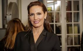 Fernanda serrano fala sobre a exposição mediática. Fernanda Serrano Apos Rumores De Divorcio Afirma Sou Muito Romantica Nova Gente