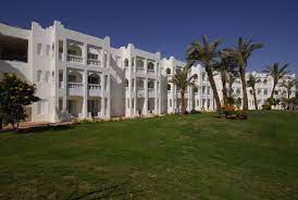 Welcome At Sunrise Select Diamond Beach Resort Admire The Wonders Of Egypt At Sunrise Select Diamond Beach Resort This Lo Beach Resorts Sun Holidays Resort