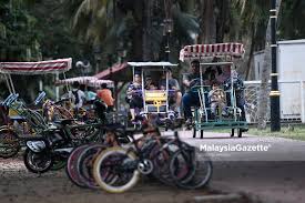 The dates for hari raya in 2018 are expected to be as below: Warga Kota Luangkan Masa Cuti Raya Aidilfitri Bersama Keluarga