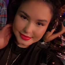 I'm selling my engagement + band rings ($600 OBO) from Zales due to them no  longer fitting after having baybay kids 🥲 OR anyone know of a place I can  sale to?