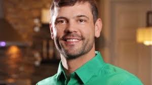 Andrew Dill's Instagram, Twitter & Facebook