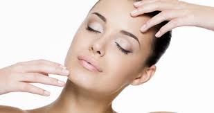 Depilación con cera en cejas, bigote, axila y bikini + 10% de descuento en  depilación en piernas