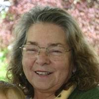 Suzanne Thomson's Instagram, Twitter & Facebook