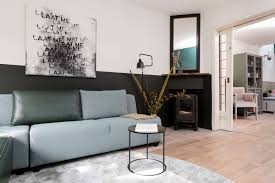 meer kleur in de interieur maar vind je een hele muur te heftig kies voor een lambrisering van verf su thuisdecoratie binnenhuisarchitect geschilderde muren