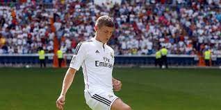 C'est en février et mars prochains que les seize meilleures équipes d'europe se retrouveront pour les huitièmes de finale de la ligue des champions. Ligue Des Champions Huitiemes Aller Le Real Madrid En Allemagne Avec Beaucoup D Incertitudes