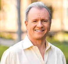 Miguel Vallin's Instagram, Twitter & Facebook