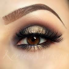 Black And Gold Halo Eye Makeup Spotlight Halo Eye Makeup W Gold Glitter Center On Top Bottom Korinsmakeup Eye Makeup Gold Smokey Eye Eyeshadow