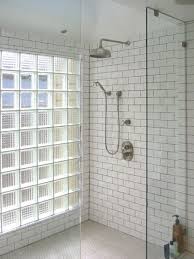 Mettons Des Briques De Verre Dans La Salle De Bains Archzine Fr Carrelage Salle De Bain Pave De Verre Cloison Douche