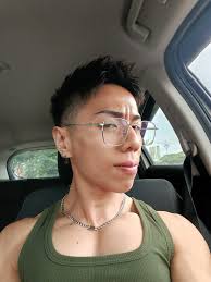 吃蛇也不是酱明目张胆吧，bro 🤣