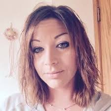 Jenny Laplante's Instagram, Twitter & Facebook