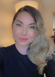 Katelyn Brady's Instagram, Twitter & Facebook