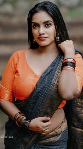 Mallu Model Saranya Shaji Hot and sexy saree look 🐎