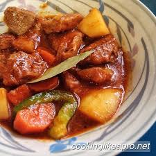 Pin By Marissa Bennett On Philippine Recipes Pork Afritada Recipe Slow Cook Short Ribs Mechado Recipe