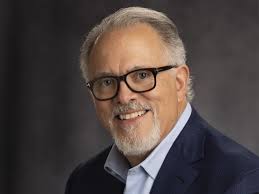 Lopez Negrete: “Somos una combinación entre el futuro y lo que nos hace  latinos para no olvidar los orígenes”