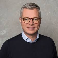 Prof. Michael Schäffer, Bauch- und Tumorchirurg. Kommt auf mehr als 10.000  Operationen und schrieb ein Buch über den Magen