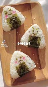 Video Onigiri Di 2021 Food Combining Makanan Estetika Ide Makanan