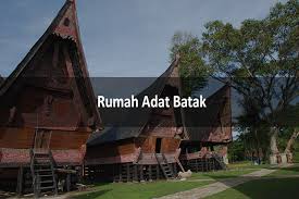 Rumah adat suku batak mempunyai nama yakni rumah bolon. Rumah Adat Batak Dilengkapi Gambar Dan Penjelasan Lezgetreal