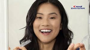 Amazon.com: Crest 3D Whitestrips Vivid Plus, Teeth Whitening Strip Kit, 10  Treatments + 2 Bonus Treatments (Each with 1 Upper/1 Lower Strip), 24  Strips, 8 Levels Whiter, Teeth Whitening Kit : Health & Household