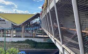 Maybe you would like to learn more about one of these? En Metro Rio De Los Remedios Hombre Baleado Muere En Escaleras