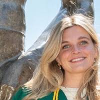 20+ "Ella Drake" profiles