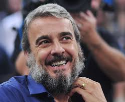 Separado, Alexandre Borges se muda para aparthotel próximo à casa de sua ex 