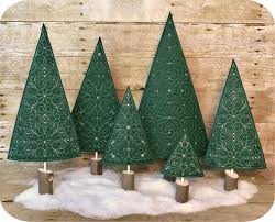 Free Designs Projects Holiday Trees Embroidery Garden In The H Machine Embroidery Christmas Christmas Tree Embroidery Design Embroidery Patterns Vintage