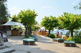This beach offers a striking landscape and uncrowded sands, but strong undercurrents can make. Settarious Coming Soon Gardasee Sirmione Gardasee Jamaika