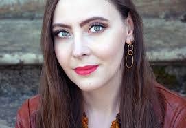 Amber Trees's Instagram, Twitter & Facebook