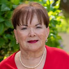 Kay Bryan's Instagram, Twitter & Facebook