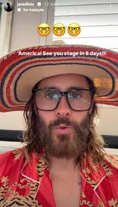 Jared Leto and the girls. Having fun in paradise. I love you Jared.  💯🥰😍😘❤️❤️❤️