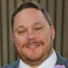 What's with all these long drawn out posts, some about nothing relevant or  some actually work/hiring related, followed by a selfie? Is that the new  LinkedIn algorithm to get your posts seen?