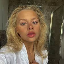 Unrecognisable' EastEnders star who worked in very different industry after  axe from soap