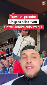 Travis Scott célèbre la victoire du Barça en Cactus Jack