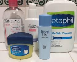 Shelfie Minimal Skincare Routine Of A Student On Differin Adapalene Skincareaddiction Minimal Skincare Beauty Skin Care Routine Skin Care