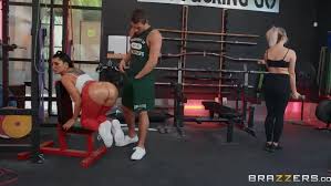 超淫荡罗密雨勾引健身教练助她缓解性紧张