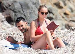 Car c'est à présent au tour de la jeune retraitée de la politique d'être en une du magazine people dont le dernier numéro est sorti ce vendredi 4 août. Marion Marechal Le Pen En Couple Avec Sur Le Forum Blabla 18 25 Ans 22 07 2018 19 07 46 Page 8 Jeuxvideo Com